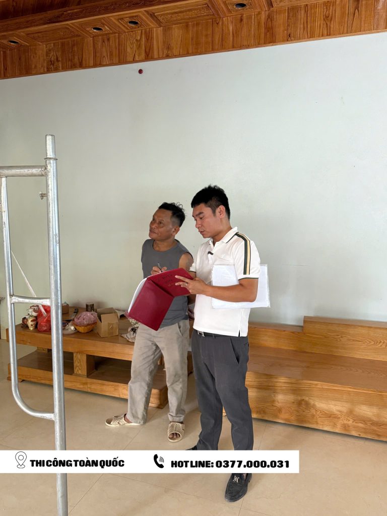 Bàn giao công trình trần gỗ xoan nhà anh Trung Thanh Hóa 